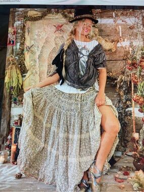 “Host pick” Magnolia Pearl Floral Chrystal Bohemian Tiered Maxi Skirt